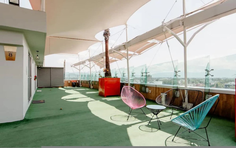 Beautiful and Comfortable Rooftop Suite photo 2
