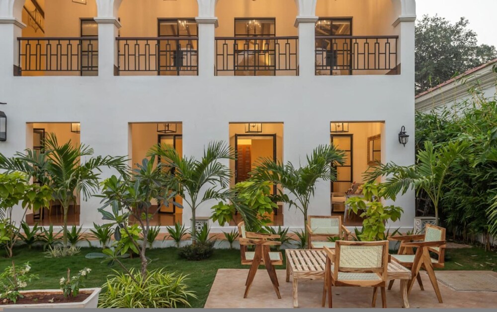 Casa Brilhante - 4BR Villa w Private Pool Garden