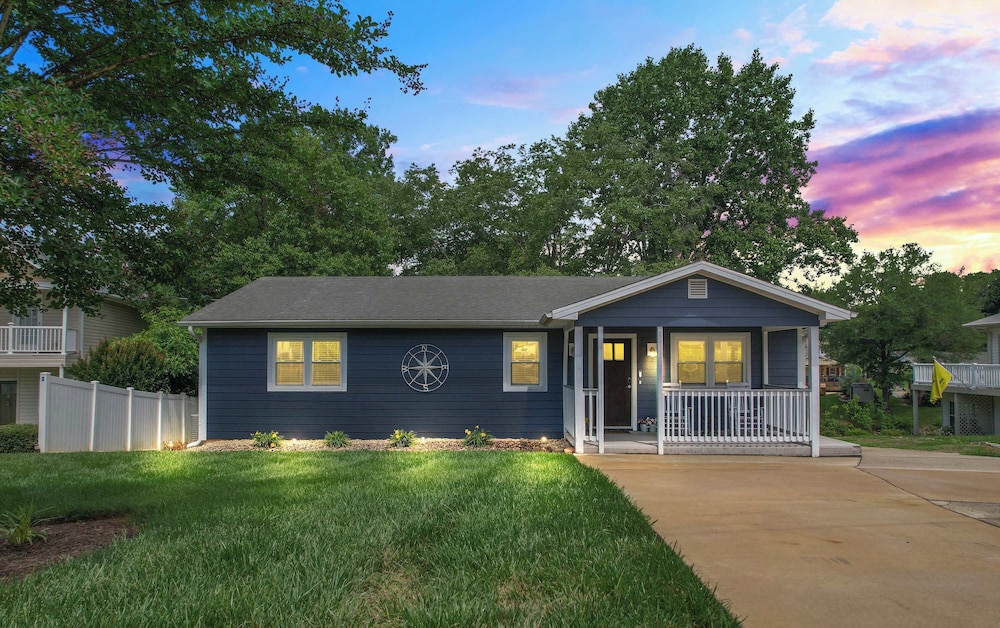 The Blue Bungalow Stay for 8