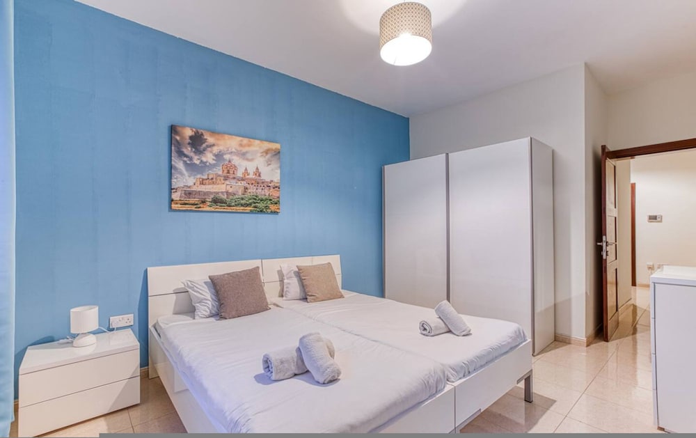 St James the Traditional 4-bed Townhouse Terrace