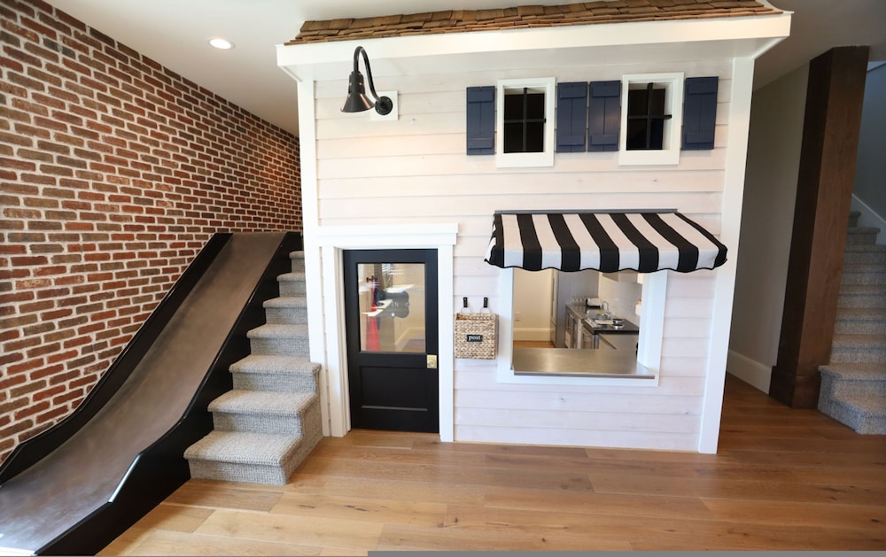 Glenn Haven Luxury Large Group Getaway Sleeps 60