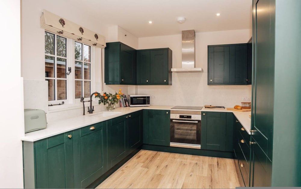 Home Farm Holiday Homes - Sleeps 26 - From 1415 Per Night