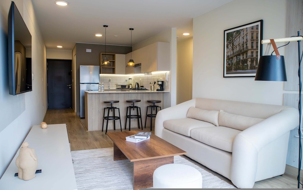 w Majestic 1BR w Modern Pool in Miraflores