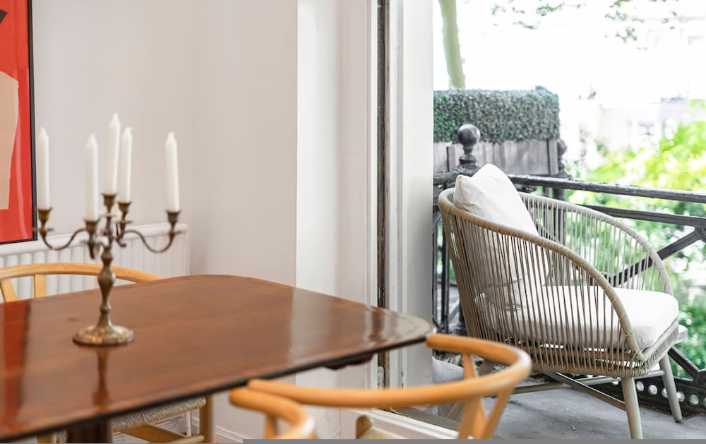 2-bed Knightsbridge Home