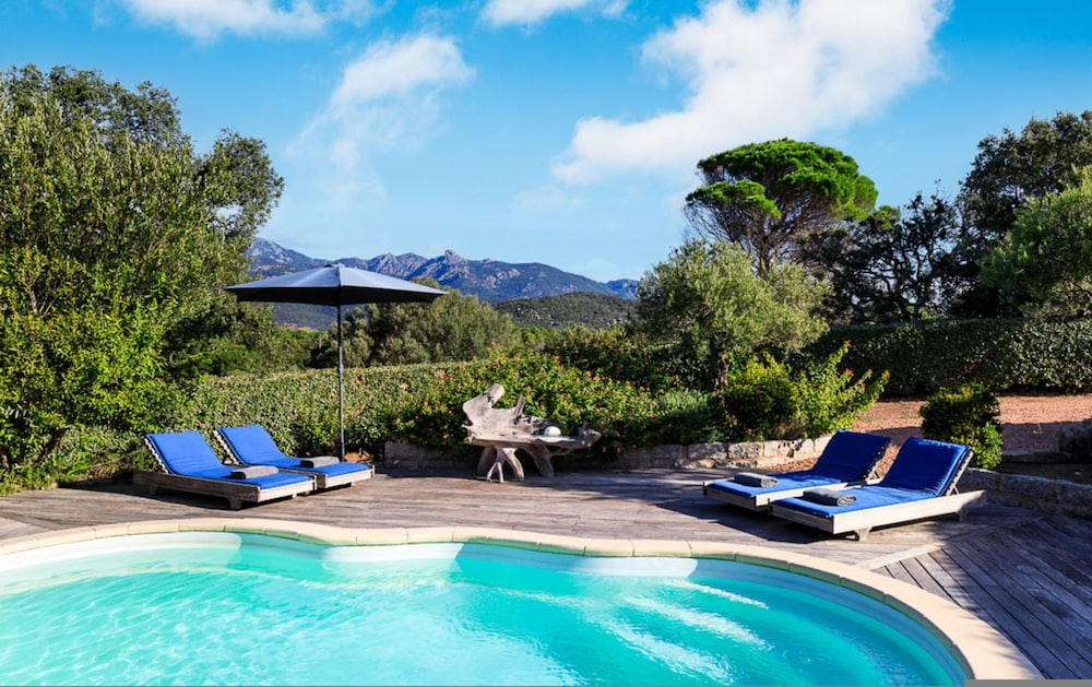 Villa Amelie With 2 Bedrooms and 2 Bathrooms