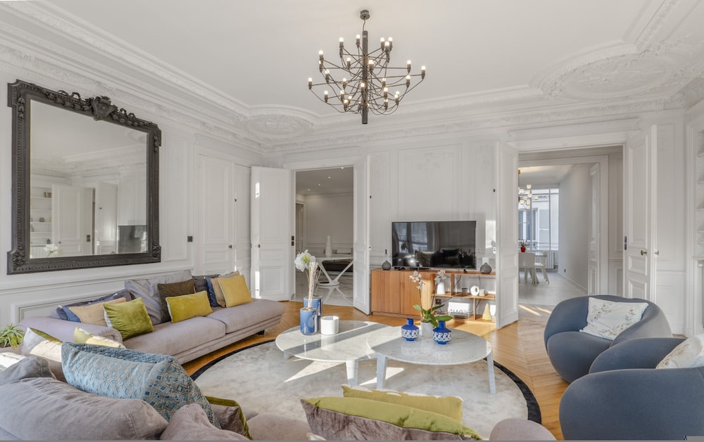 The Parisian Beauty in Paris