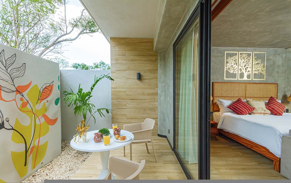 Spacious Apartment With Terrace and Rooftop Pool
