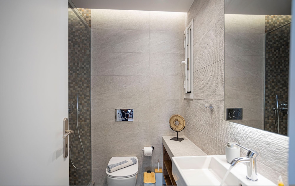 Elegant 3-bedroom Retreat in the Heart of Kolonaki