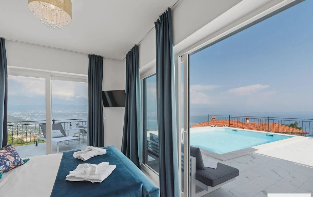 Villa Lauriana Nearby Opatija - Crovillas