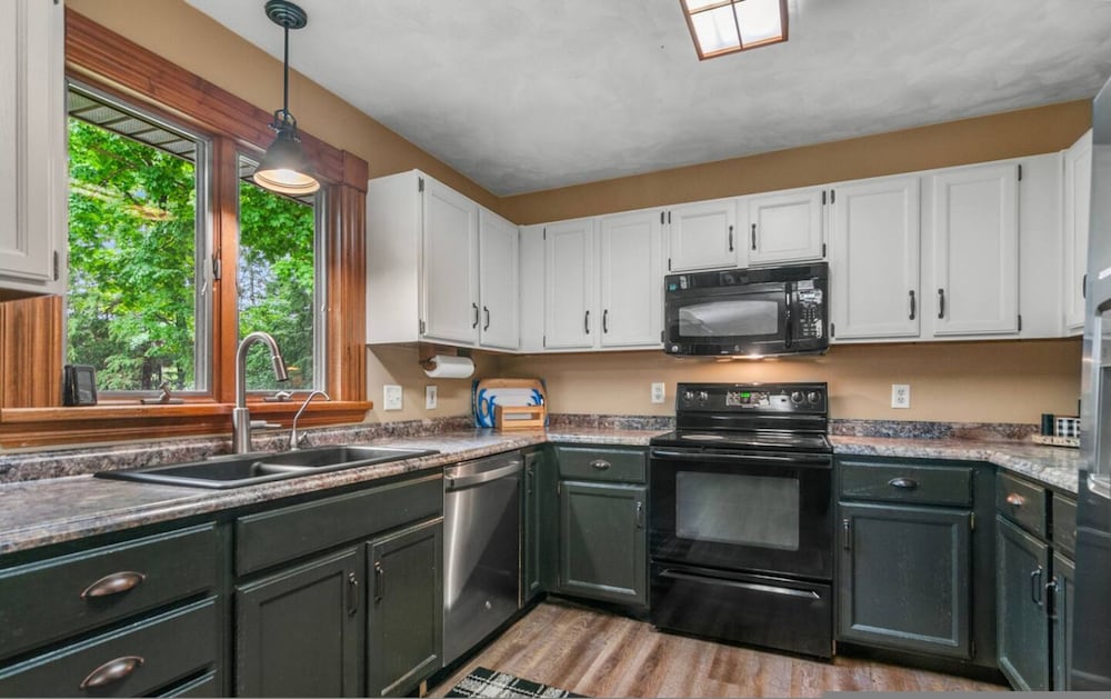 Lakeside Getaway pet Friendly