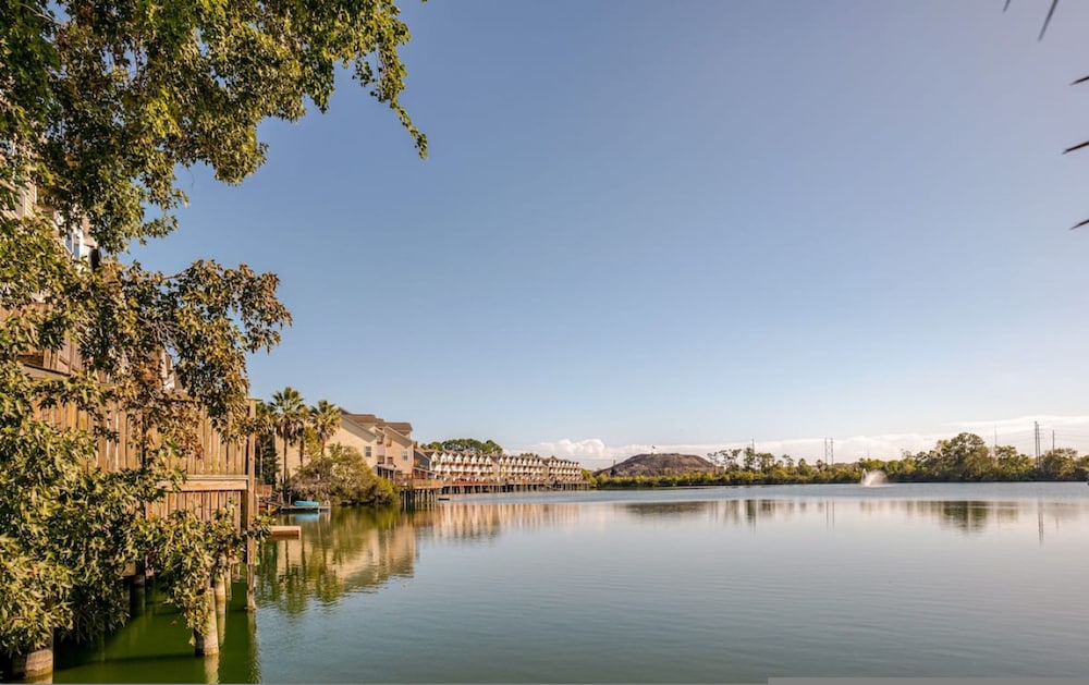Luxury Charleston Waterfront Getaway