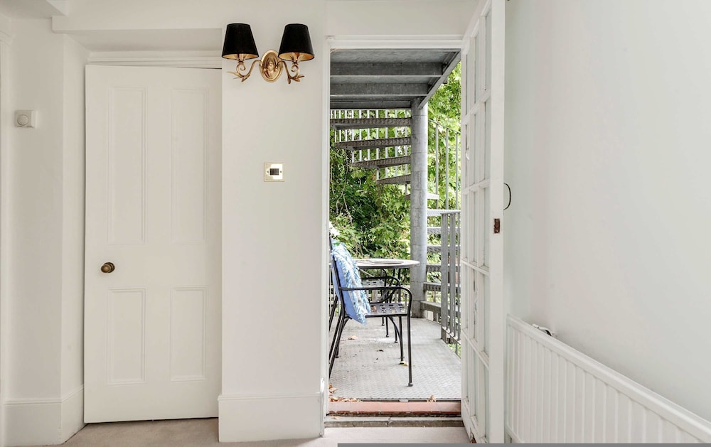 Modern 2 bed Flat - Hammersmith Grove
