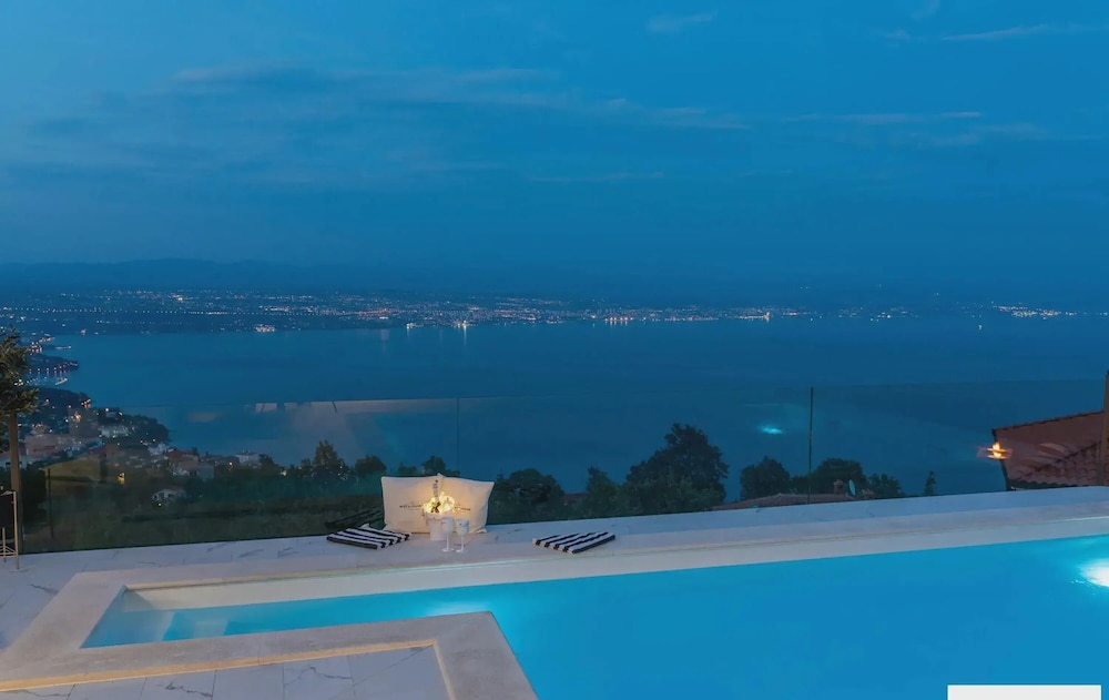 Villa Lauriana Nearby Opatija - Crovillas