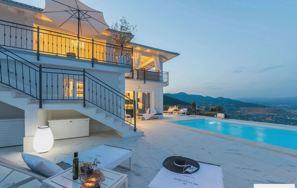 Villa Lauriana Nearby Opatija - Crovillas