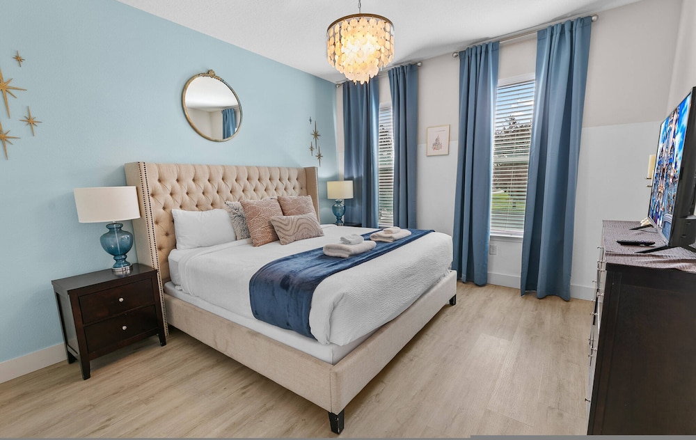 Spacious 7Bd Next to Clubhouse at Solara Resort