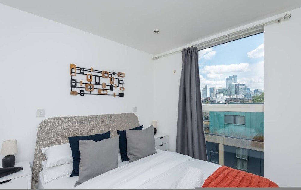 Old Street - Sleek Apartment