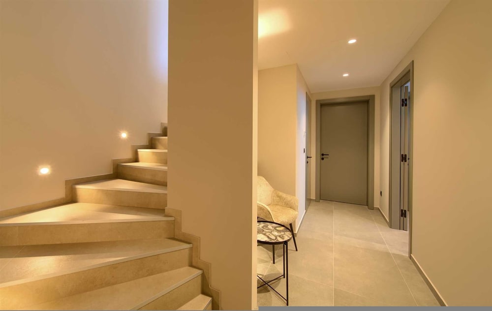 Villa Lord With Heated Pool Jacuzzi and Sauna