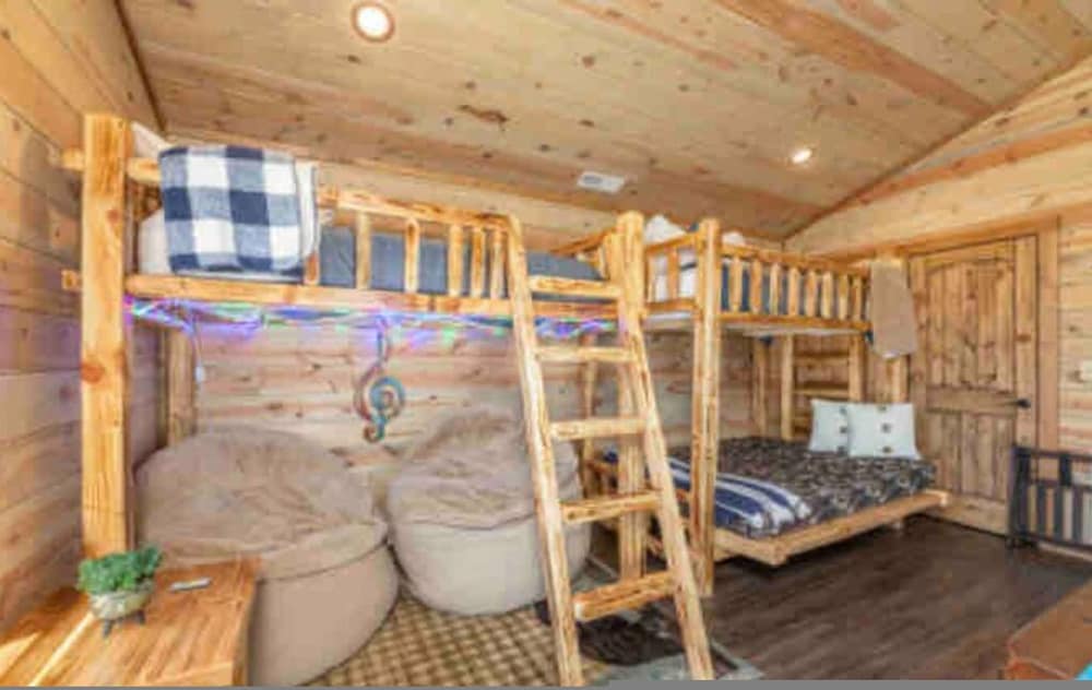Dreamy Bear Lodge in Gatlinburg