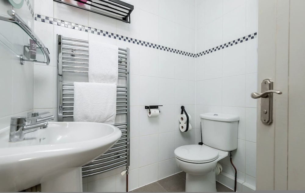 The Set - Room With En-suite