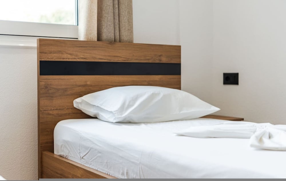 Bliss Double Room in Gjirokast r