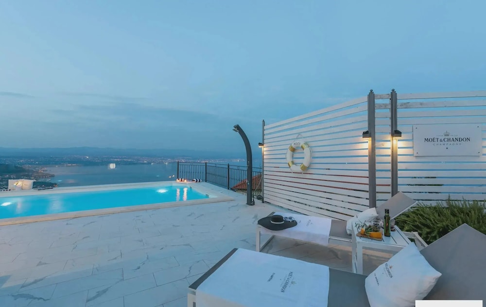Villa Lauriana Nearby Opatija - Crovillas