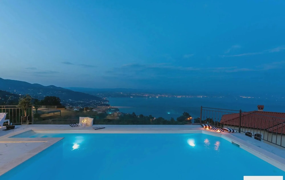 Villa Lauriana Nearby Opatija - Crovillas