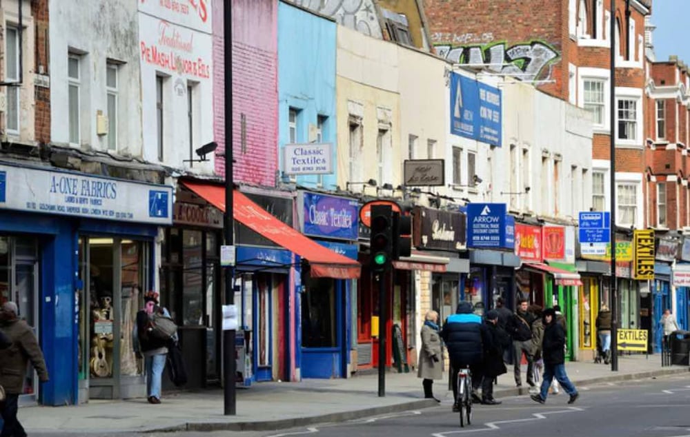 Spacious 2BR Maisonette 2 Baths Huge Lounge