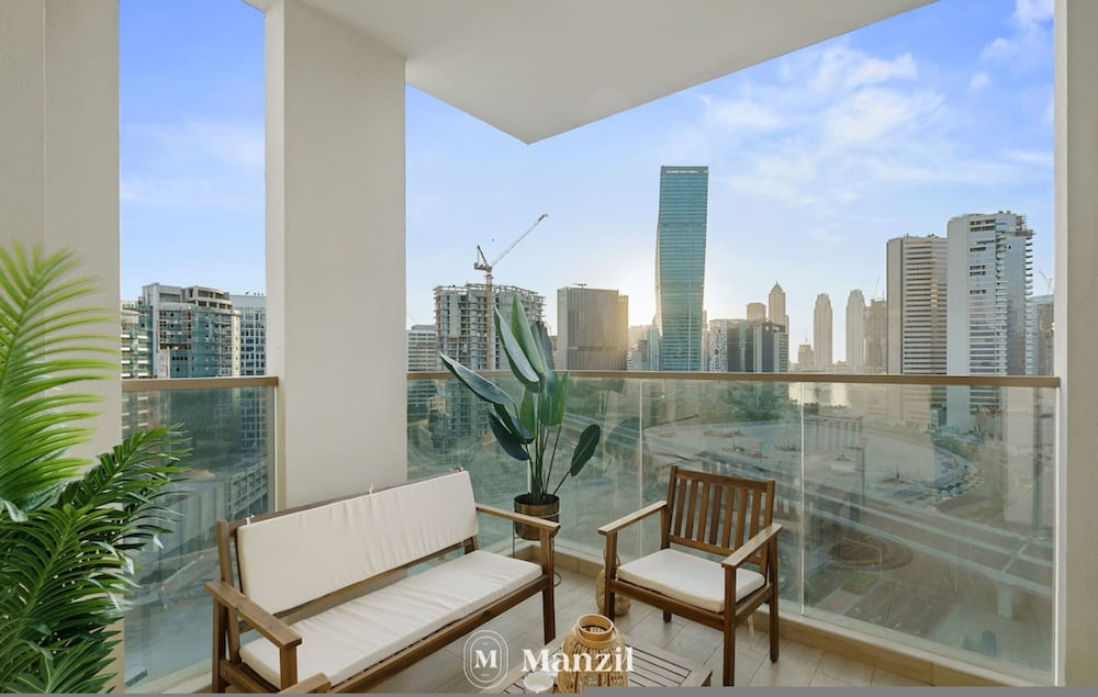 Stylish 2BR With Canal Burj View Near Dubai Mall