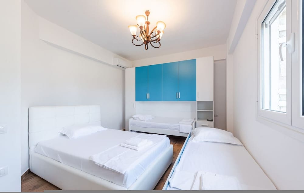Siar The Large Villa