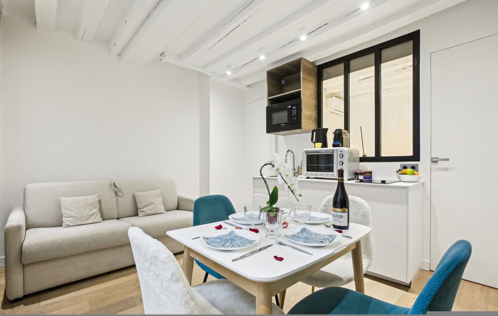 Lavie Maison AC Center of Paris