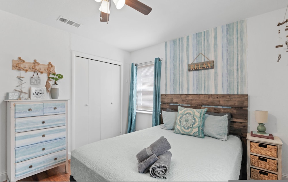 Cozy Spacious Allergy Friendly Retreat - 4BR