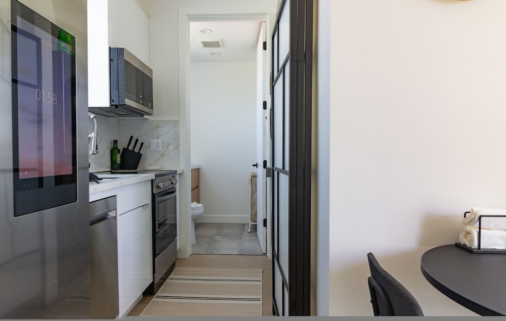 Built 2024 Scandinavian-style Studio With Deck p82