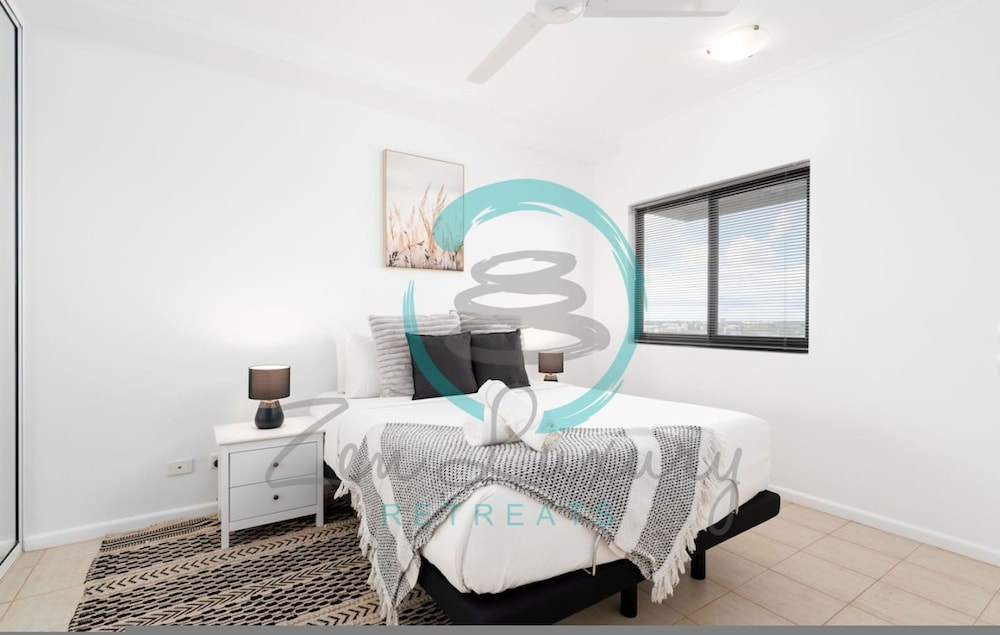 Zen Gem Pool Private Balcony Oceanview - Image 5