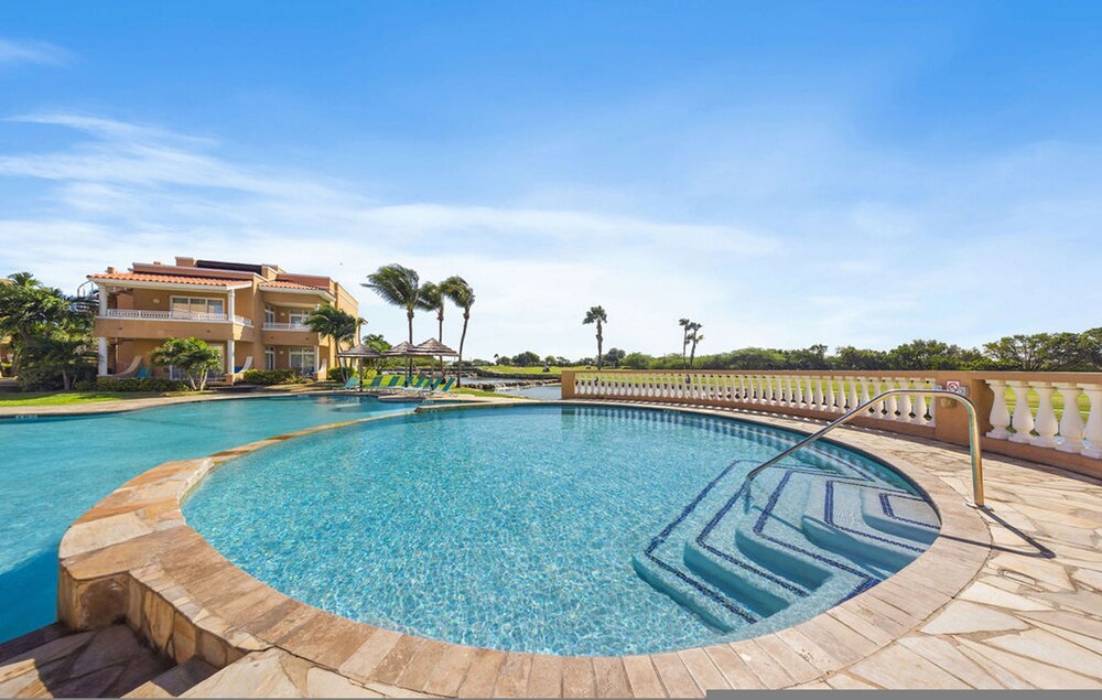 Private Jacuzzi Resort Amenities Close 2 Beach