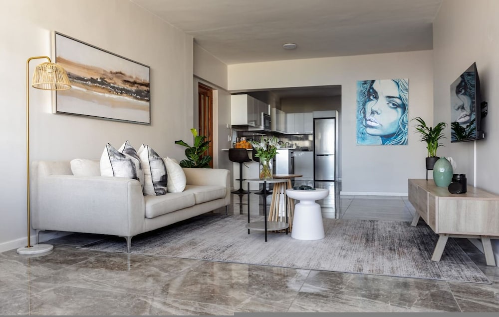Sea-facing Apartment at Adelphi Galleria Seapoint
