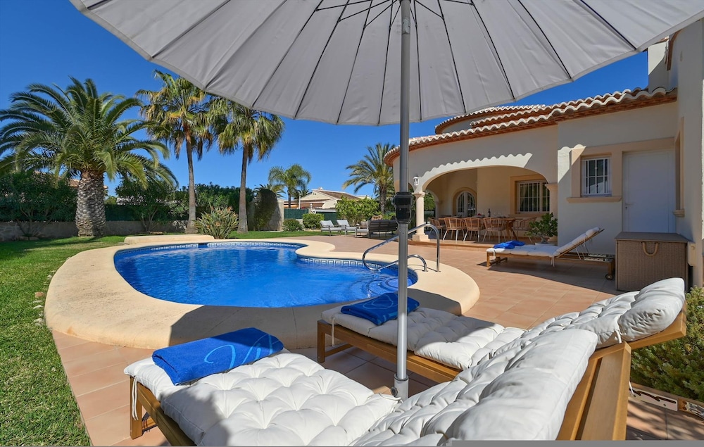 Esperanza in J vea With 3 Bedrooms and 2 Bathrooms view 4