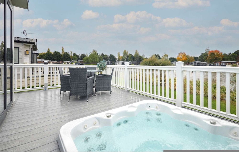 Host Stay Lakeview Winter