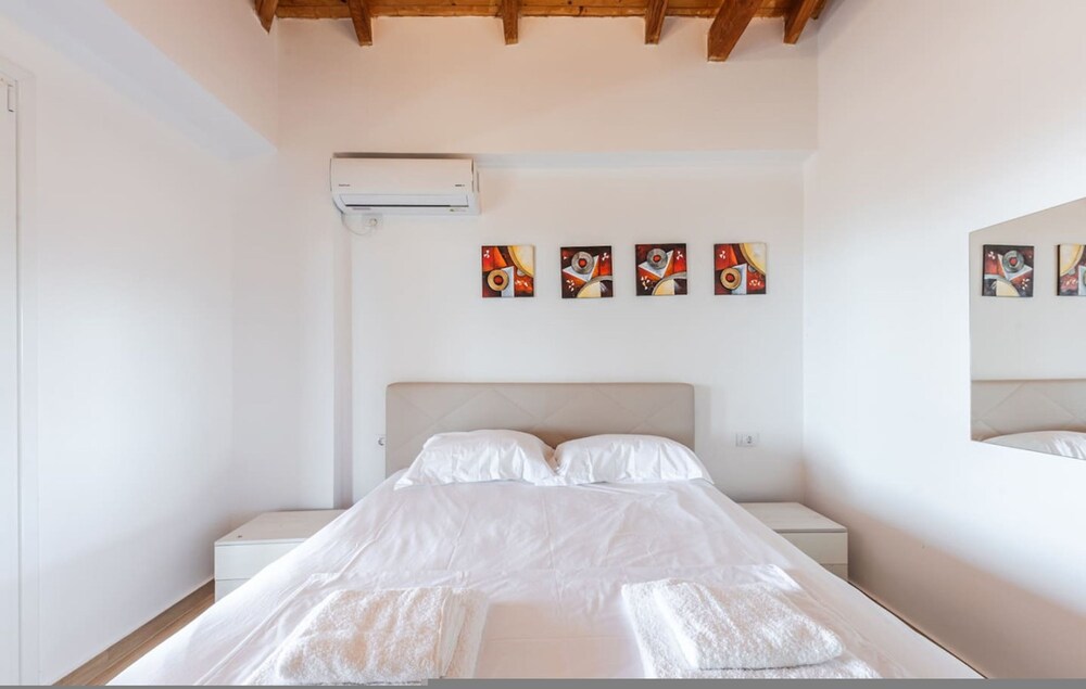 Siar The Large Villa