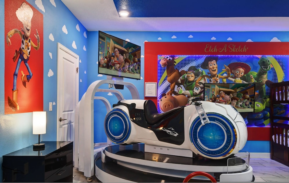 Gorgeous 9bedroom Home Private Pool Game Theater