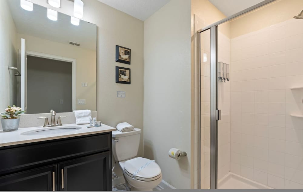 Amazing 5bdr House w Pool -4857