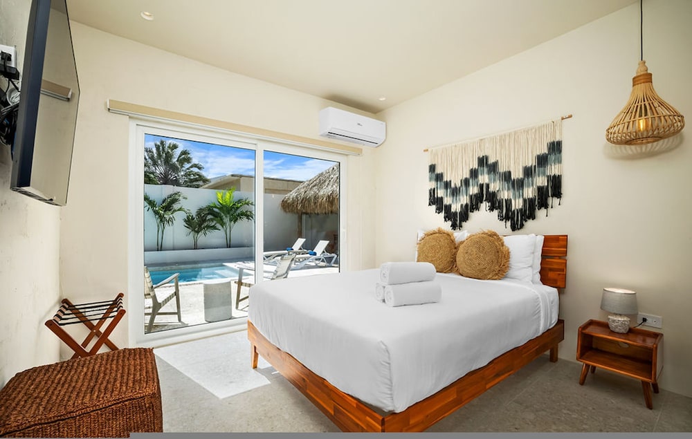 NEW 6BR Playground Private Pool Pro-bbq Palapa