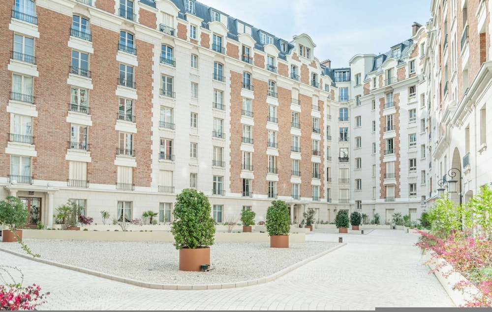 Lavie Maison the Spacious