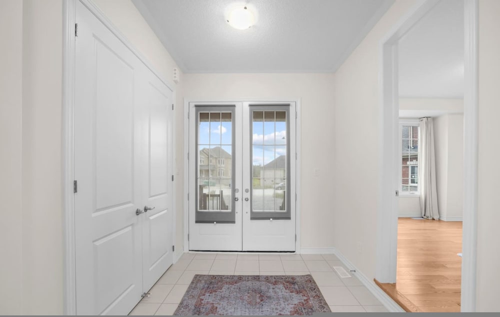 Prime Peterborough 5BR Newly Renovated Home
