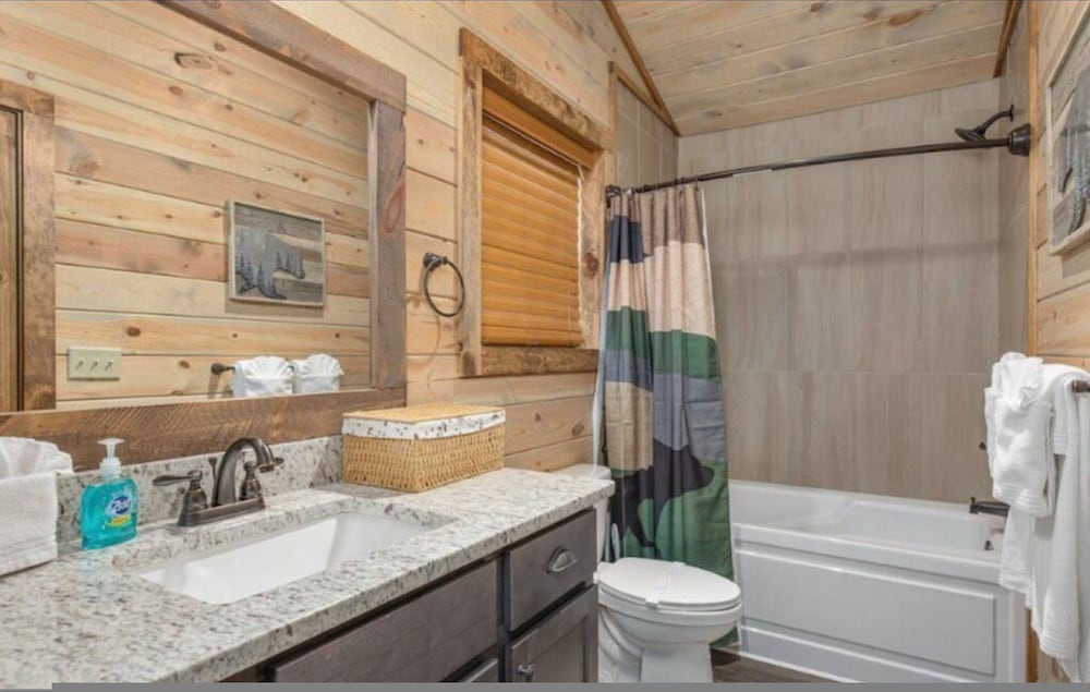 Dreamy Bear Lodge in Gatlinburg