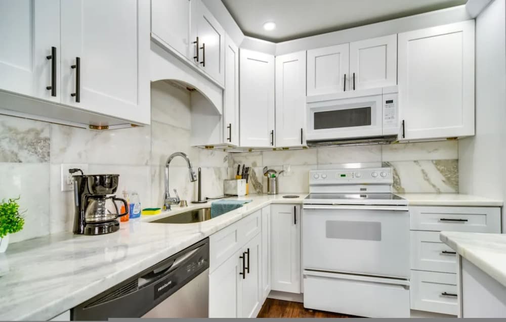 Home Close to Saint Pete Pier new Spacious