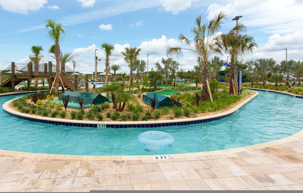 Amazing 4bdr Near Parks w Pool