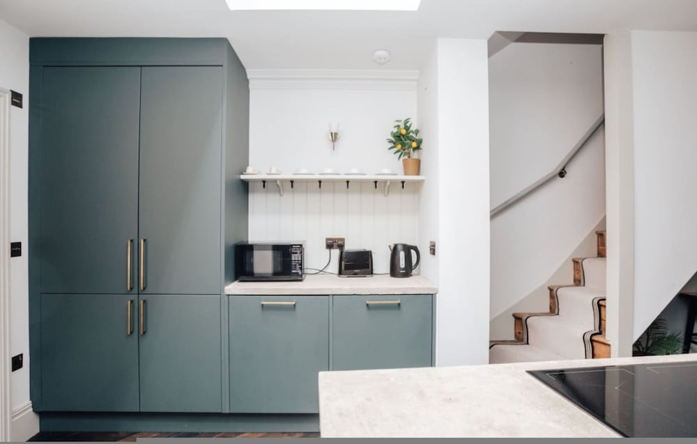 The Emerald - Central Henley 2 Bedroom House - From 145 Per Night