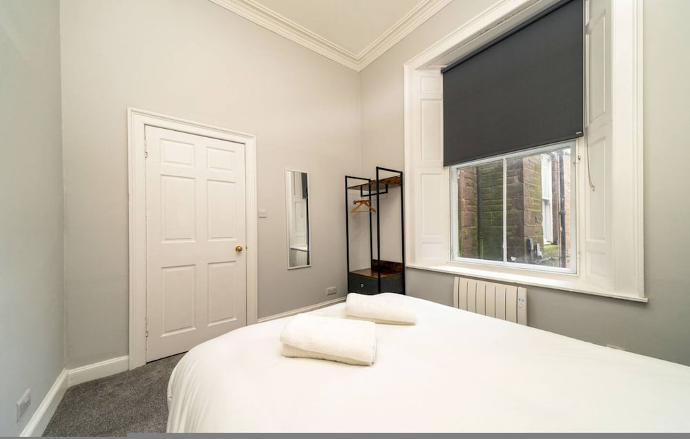 Lochside Apartment B