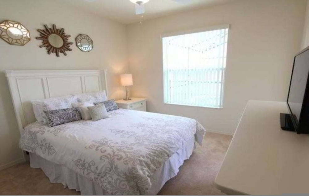 4bdr w Pool Near Disney