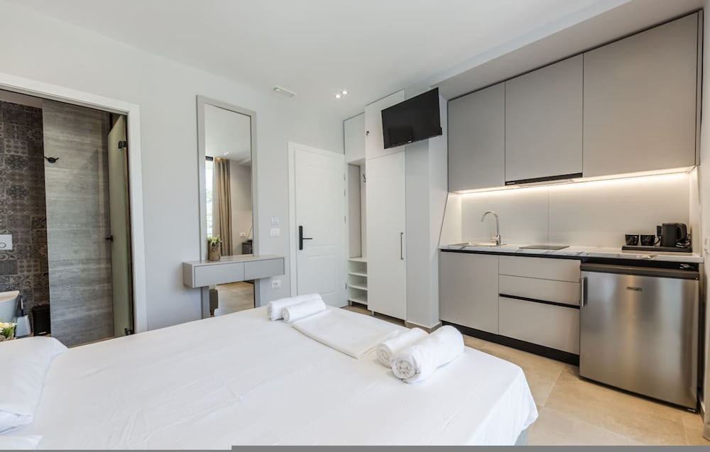 Luxury Studio With Free Parking